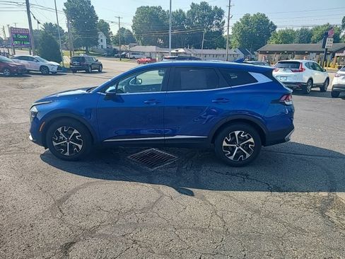 Used 2023 Kia Sportage EX FWD image 3