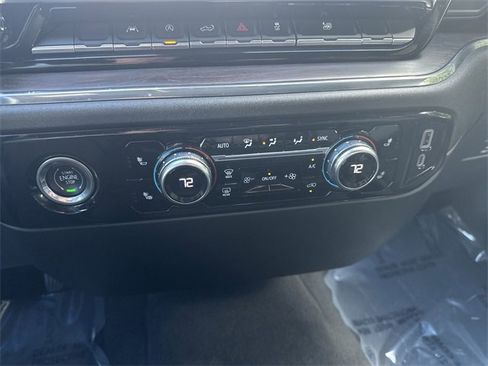 Used 2024 GMC Sierra 1500 SLT image 16