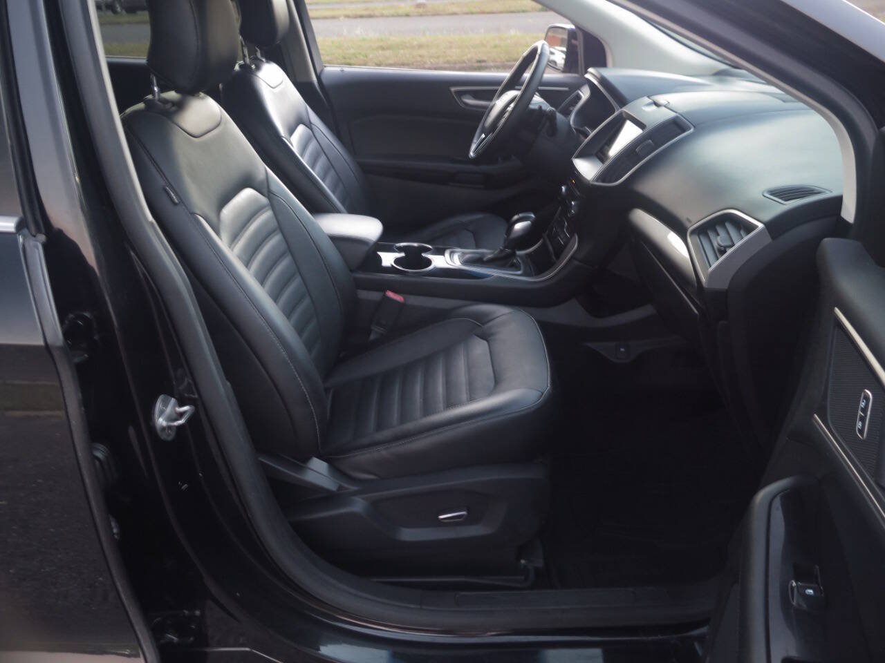 Used 2015 Ford Edge SEL w/ Equipment Group 201A AWD/4WD image 18