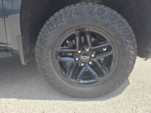 Certified 2021 Chevrolet Silverado 1500 Custom Trail Boss w/ LPO, Dark Essentials Package AWD/4WD image 26
