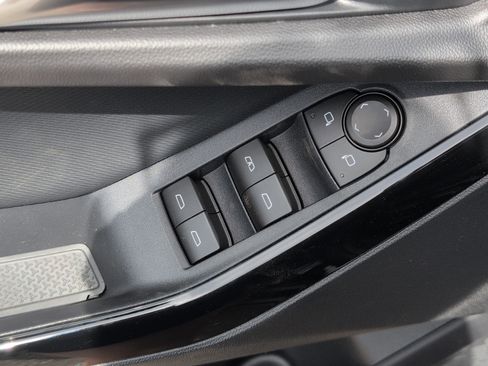 New 2026 Chevrolet Equinox LT w/ Safety and Technology Package FWD image 17