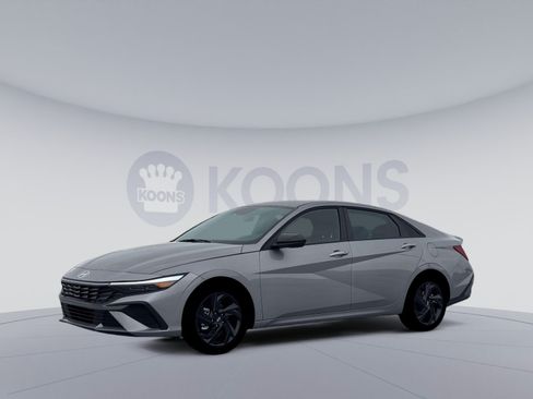 New 2026 Hyundai Elantra SEL Sport Premium FWD image 2