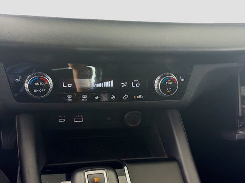 Used 2024 Mitsubishi Outlander SE FWD image 23