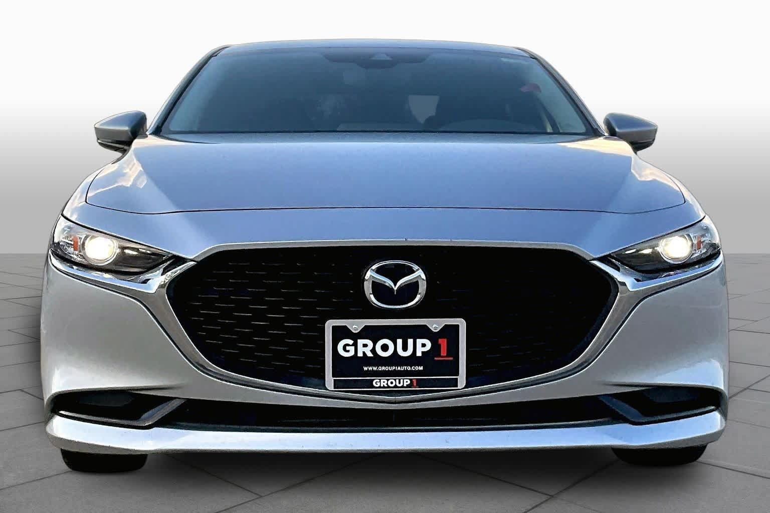 Used 2019 MAZDA MAZDA3 Sedan w/ Select Package FWD image 4