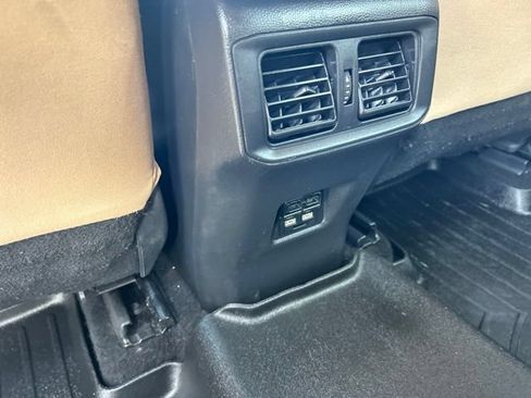Used 2021 Toyota RAV4 XLE FWD image 10
