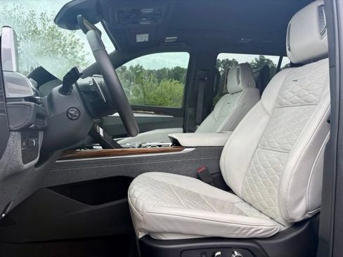 Certified 2025 Cadillac Escalade Sport Platinum AWD/4WD image 25