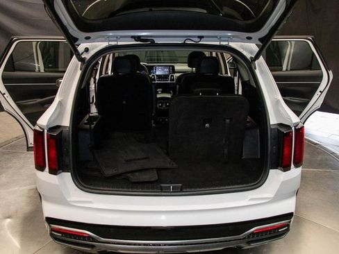 Used 2021 Kia Sorento EX image 19