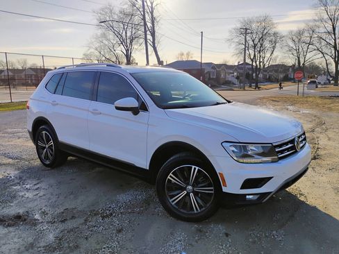 Used 2019 Volkswagen Tiguan SEL image 3
