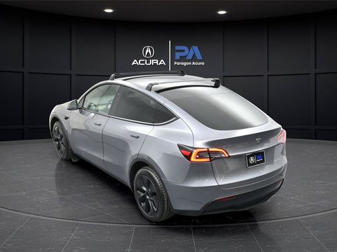 Used 2025 Tesla Model Y Long Range AWD/4WD image 32