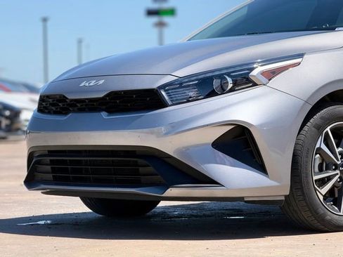 Used 2024 Kia Forte LXS FWD image 9