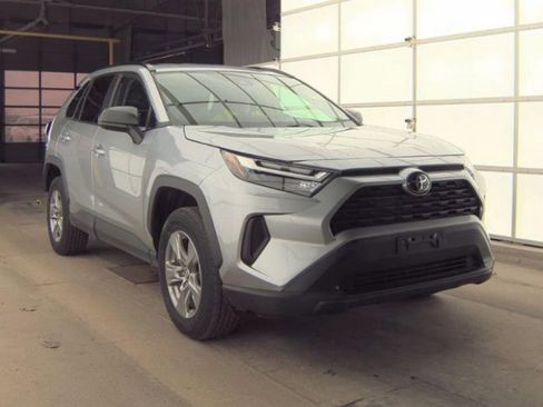 Used 2025 Toyota RAV4 LE image 4