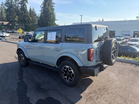 Used 2024 Ford Bronco Outer Banks AWD/4WD image 3