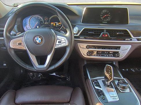 Used 2017 BMW 740e xDrive image 18