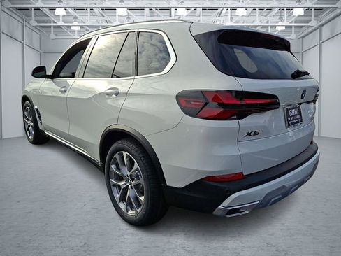 New 2026 BMW X5 xDrive40i w/ Parking Assistance Package image 7