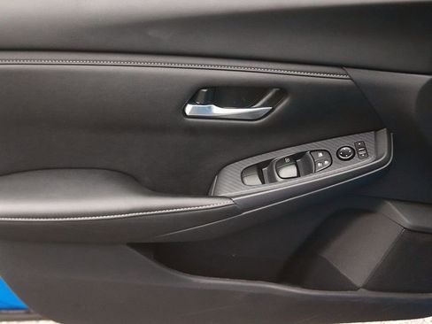 Used 2025 Nissan Sentra SV FWD image 10