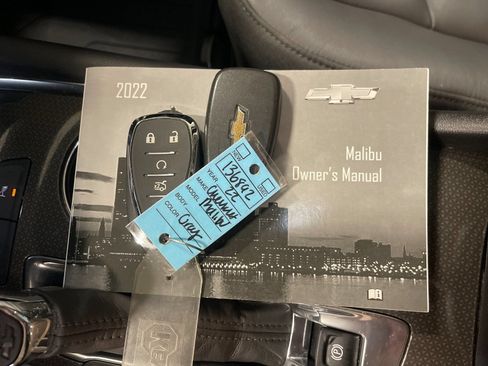 Used 2022 Chevrolet Malibu LT w/ Leather Package FWD image 10