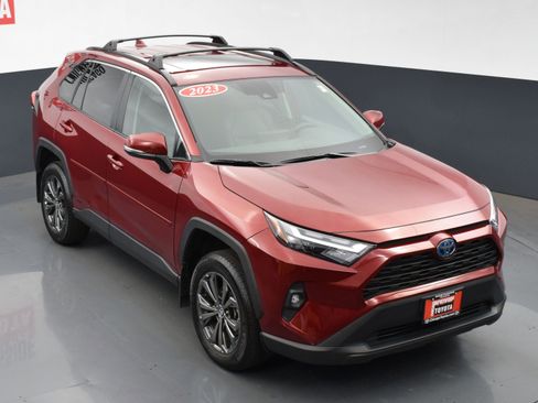 Used 2023 Toyota RAV4 XLE Premium image 25