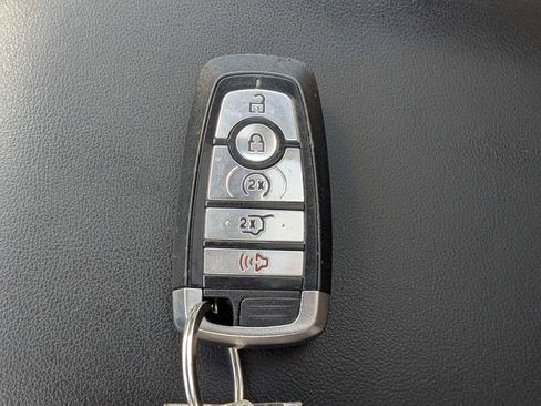 Used 2021 Ford Explorer Limited w/ Equipment Group 301A AWD/4WD image 22