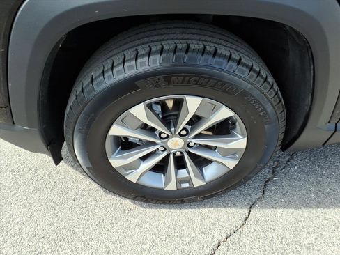 Used 2025 Chevrolet Equinox LT AWD/4WD image 5