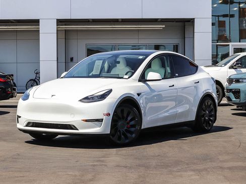 Used 2023 Tesla Model Y Performance AWD/4WD image 1