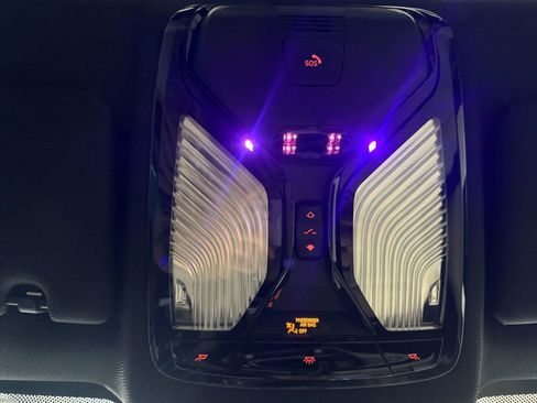 Used 2018 BMW 530i w/ Luxury Seating Package image 34