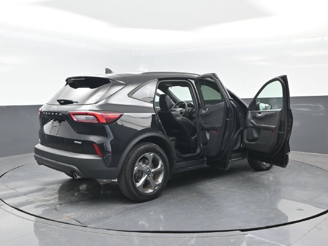 Certified 2025 Ford Escape ST-Line AWD/4WD image 28