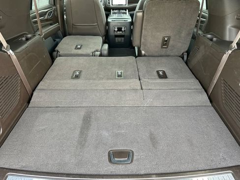 Used 2021 GMC Yukon Denali w/ Denali Premium Package image 16