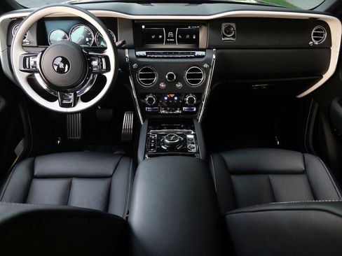 Used 2023 Rolls-Royce Cullinan AWD/4WD image 4