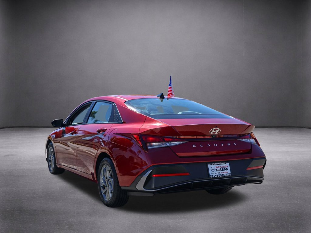 Used 2024 Hyundai Elantra SEL FWD image 7