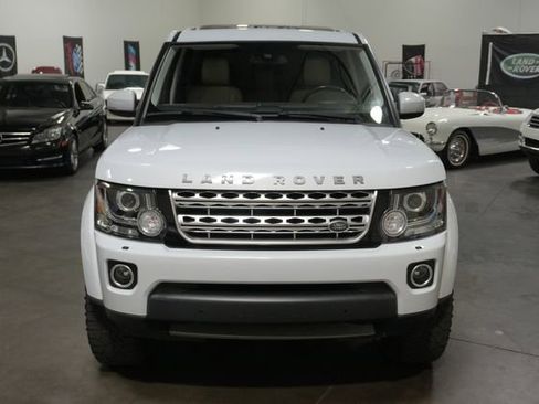 Used 2016 Land Rover LR4 HSE LUX AWD/4WD image 2