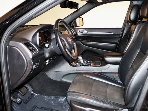 Used 2019 Jeep Grand Cherokee Altitude image 30