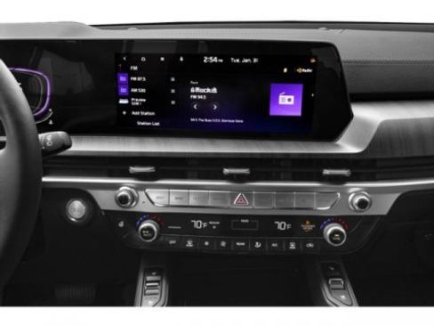 Used 2023 Kia Telluride EX w/ EX Captain's Chair Package image 13