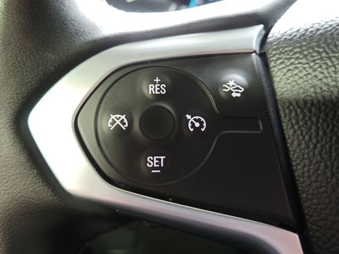 Used 2023 Chevrolet Traverse LT image 18