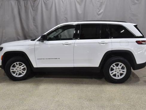 Certified 2023 Jeep Grand Cherokee Laredo image 6