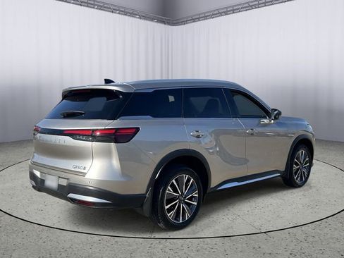 Certified 2026 INFINITI QX60 Luxe w/ Family Package AWD/4WD image 9
