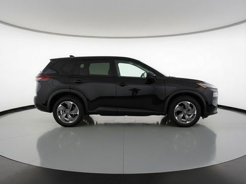Used 2025 Nissan Rogue SV FWD image 11