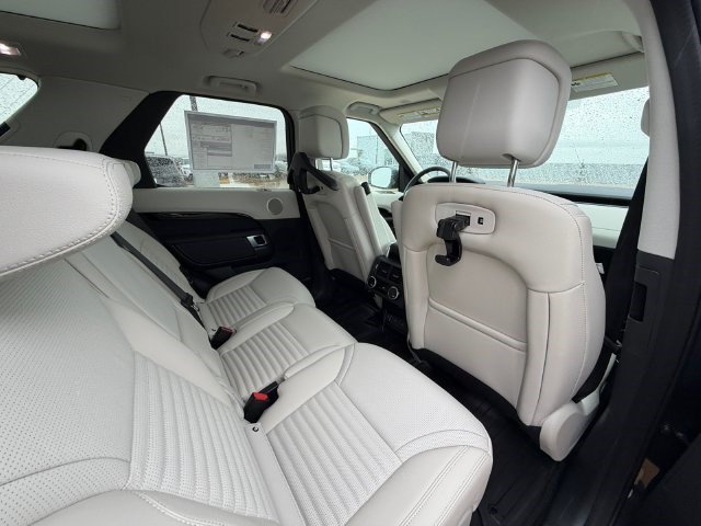 New 2026 Land Rover Discovery S AWD/4WD image 17