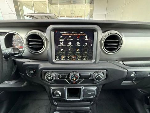 Used 2018 Jeep Wrangler Unlimited Sport AWD/4WD image 24