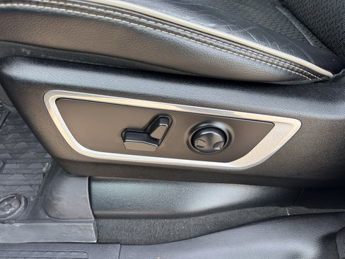 Used 2024 RAM 1500 Laramie image 16