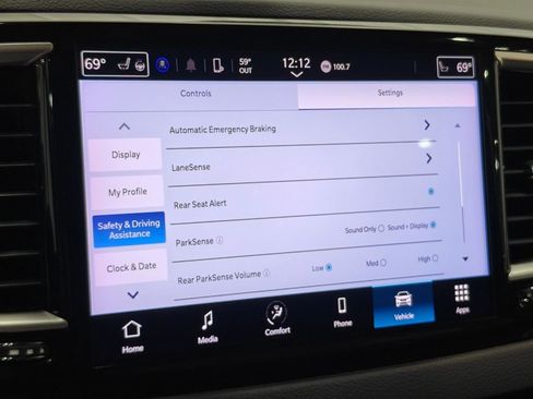 Used 2024 Chrysler Pacifica Touring-L image 43