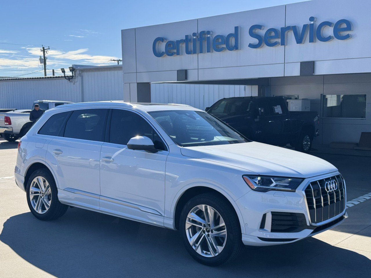 Used 2023 Audi Q7 2.0T Premium w/ Convenience Package AWD/4WD image 1