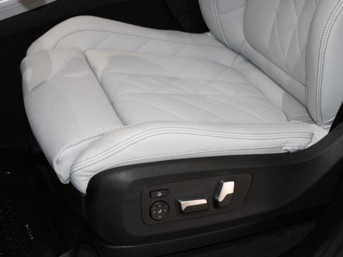 Used 2026 BMW X5 xDrive40i AWD/4WD image 14