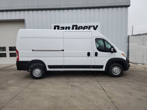 New 2026 RAM ProMaster 2500 w/ Convenience Group image 8
