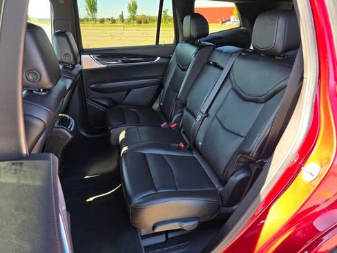 Used 2023 Cadillac XT6 Premium Luxury image 19