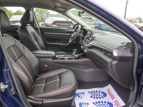 Used 2023 Nissan Altima 2.5 SR FWD image 19