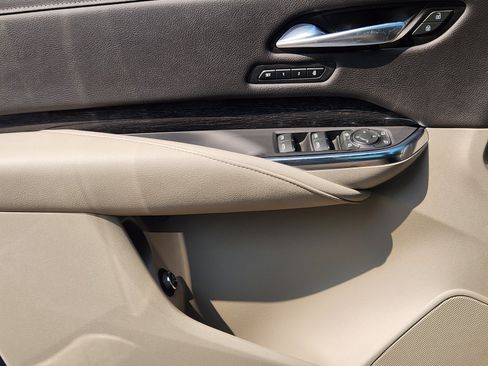 Used 2020 Cadillac XT4 Premium Luxury FWD image 20