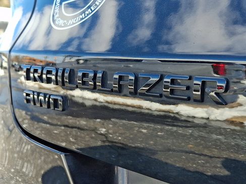 Used 2023 Chevrolet TrailBlazer RS w/ Sun and Liftgate Package image 33