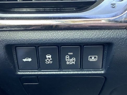 Used 2015 Toyota Avalon Limited image 18