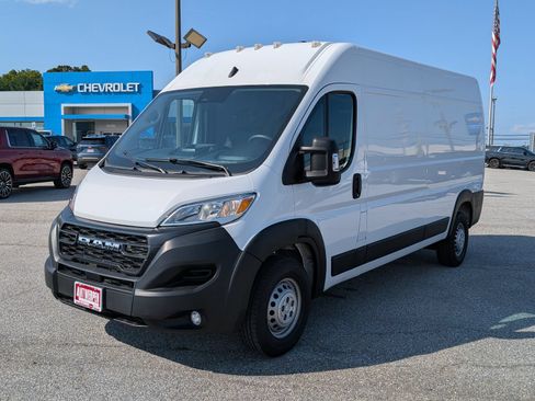 Used 2025 RAM ProMaster 2500 w/ Convenience Group FWD image 7