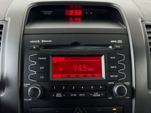 Used 2011 Kia Sorento LX image 13